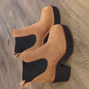 New Gianni Bini Ryker Suede Brown Platform Boots